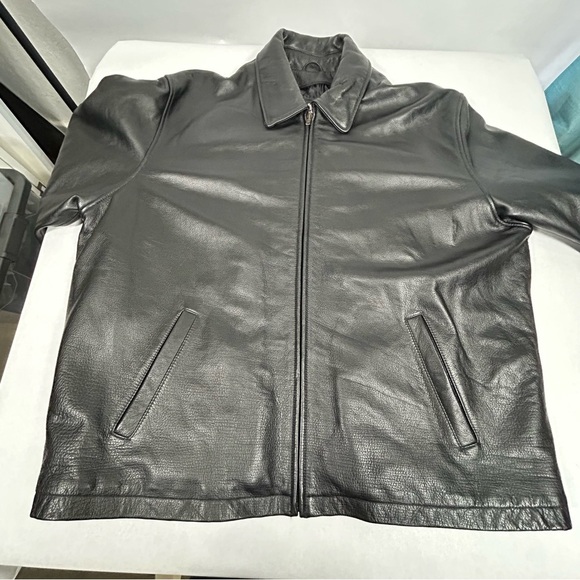 Vintage American Hide & Leather Men's Classic Black Leather Jacket - Picture 8 of 15